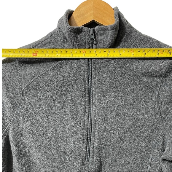 Bundle Reebok, Under Armour, Burton Women’s Sweaters. - Picture 13 of 16